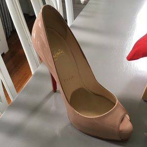 Nude Christian Louboutin Peep toe heals 38